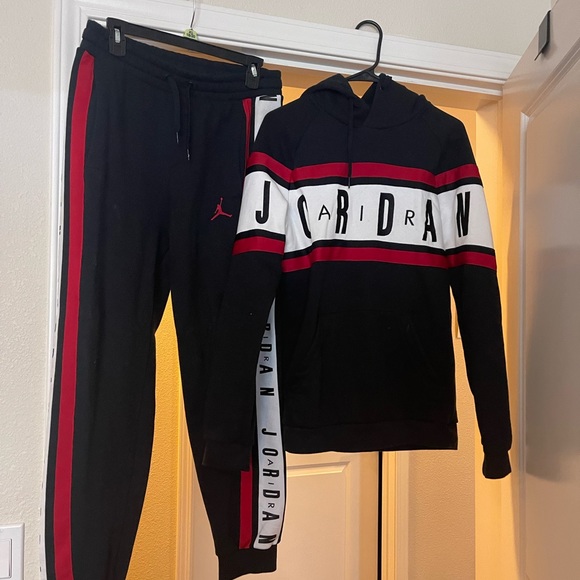 Medium Adidas jacket,mens Jordan sweatsuit,medium warriors jacket,shoes 6-8.5men - Picture 2 of 10